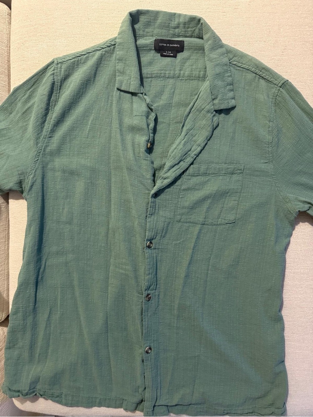 Cotton On Men's Green Short-Sleeve Button-Up Shirt